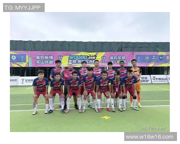 足球明星群体合影集锦展现绿茵场上的荣耀与友谊